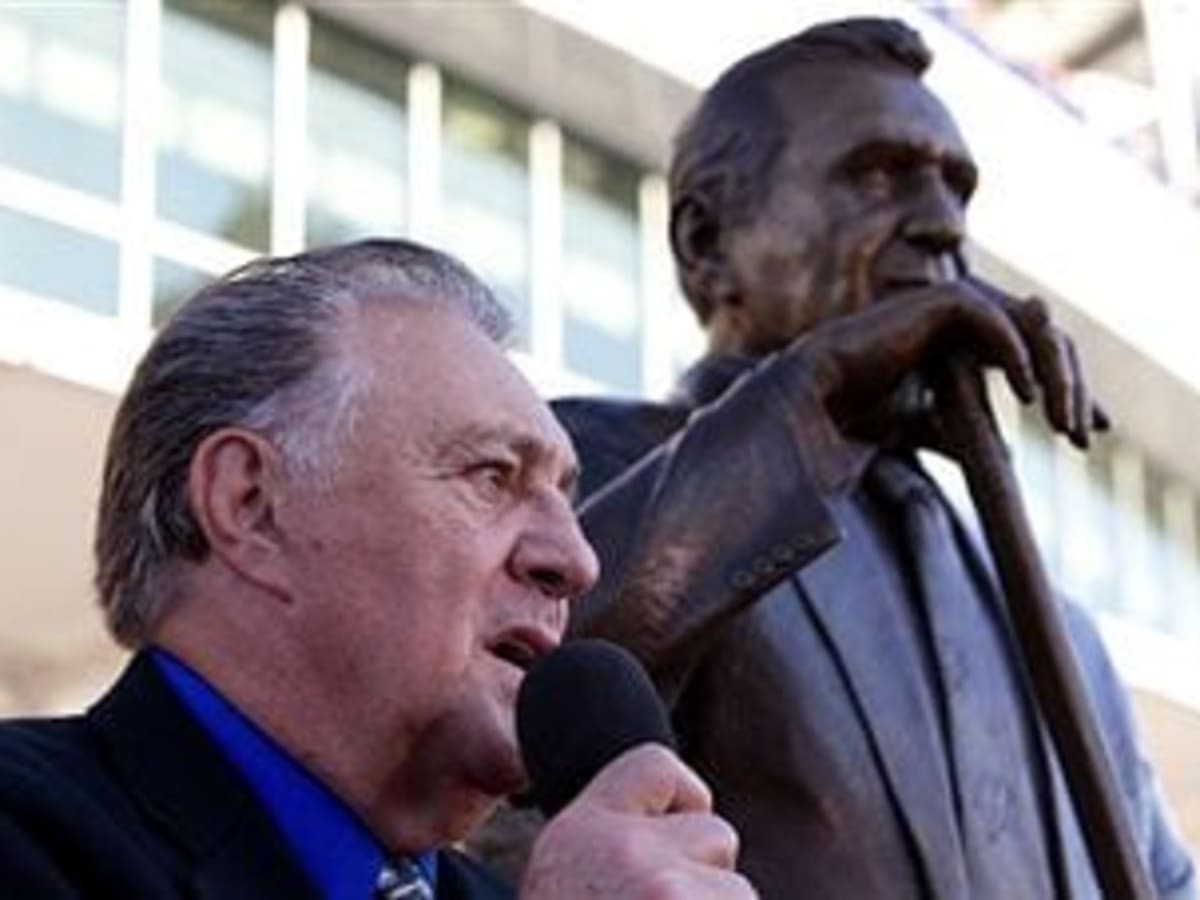 Lightning to unveil bronze Phil Esposito sculpture - NBC Sports