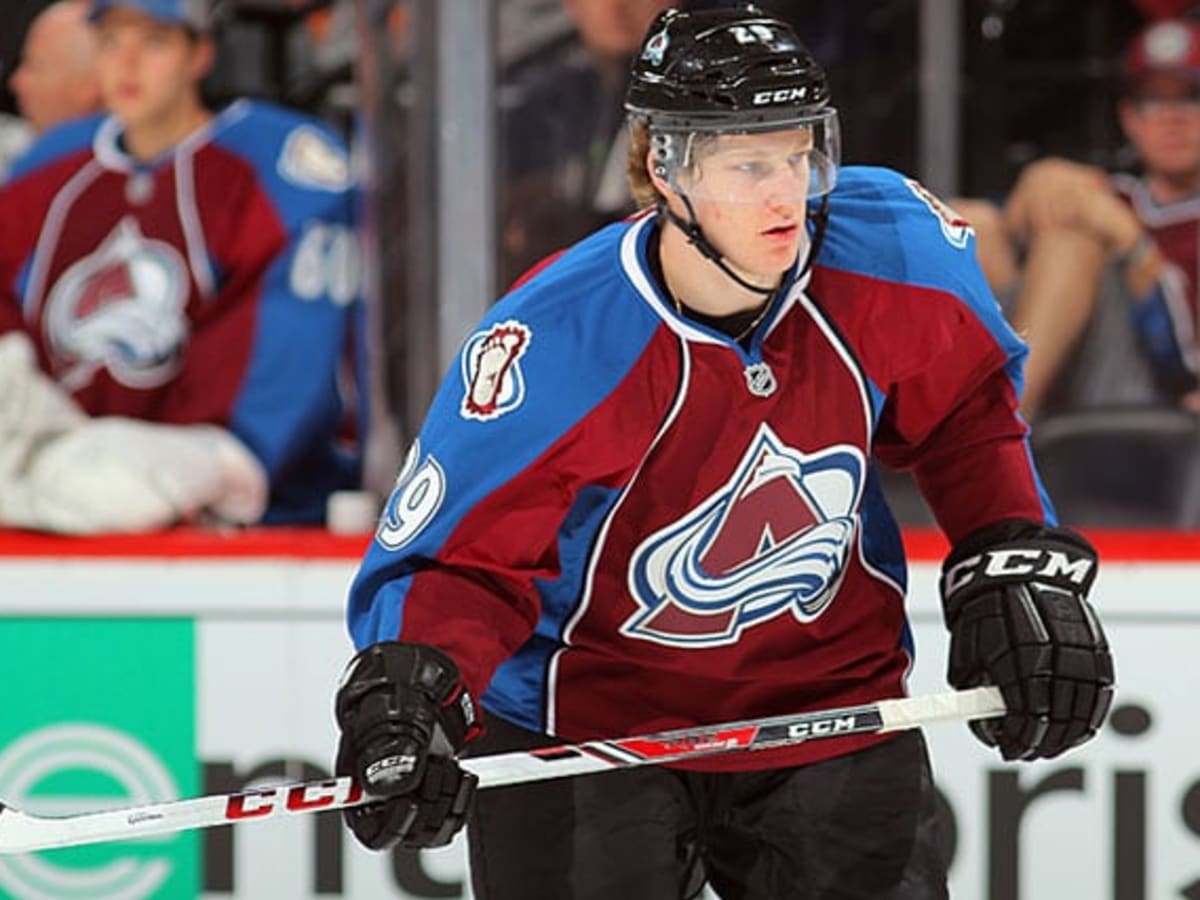 MacKinnon's new gloves have hockey fans everywhere thinking the Nordiques  jersey is coming back - Article - Bardown