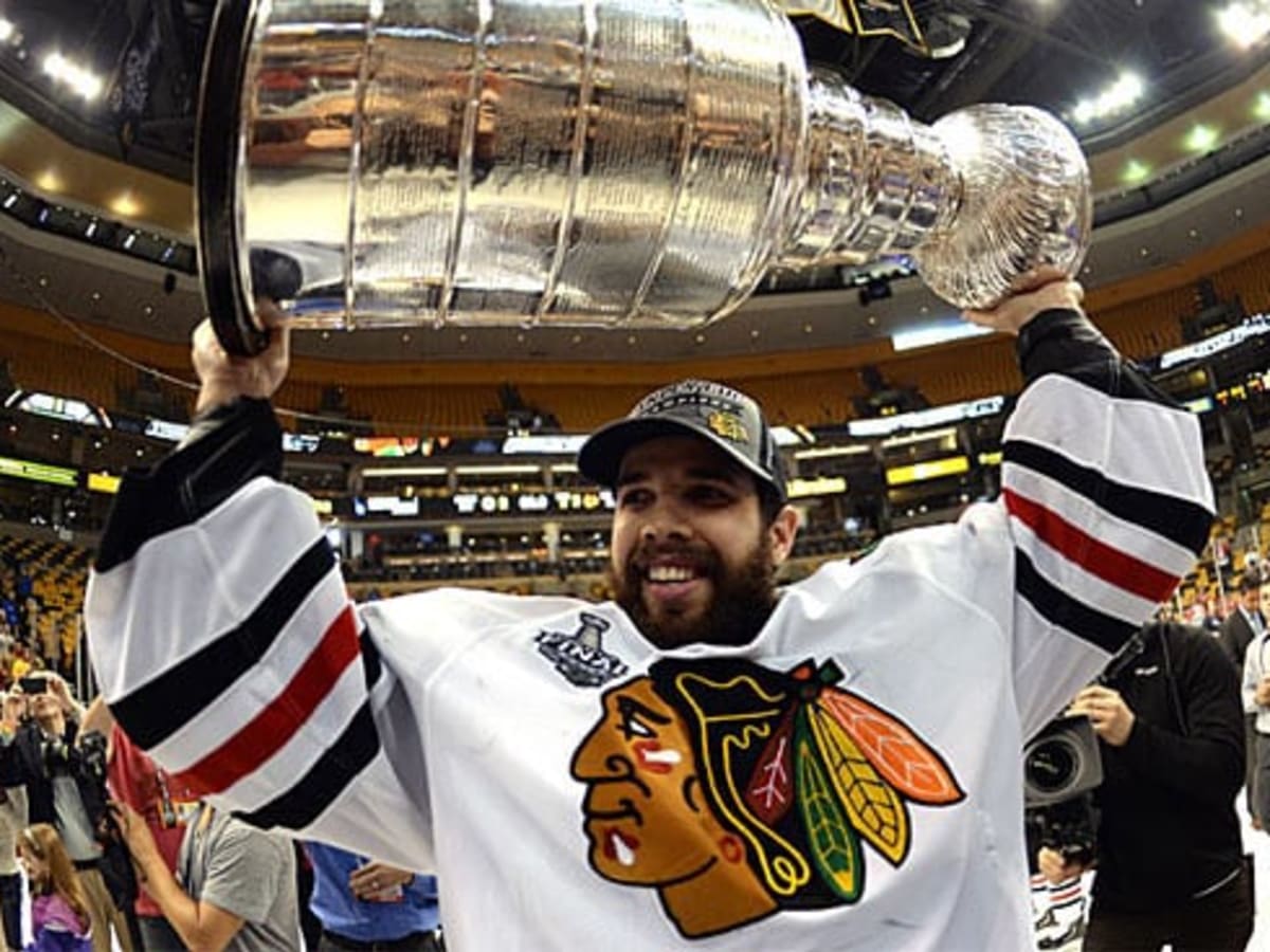 NHL Stanley Cup playoffs: Fan reportedly files battery report against  Blackhawks goalie Corey Crawford over water-bottle incident – New York  Daily News