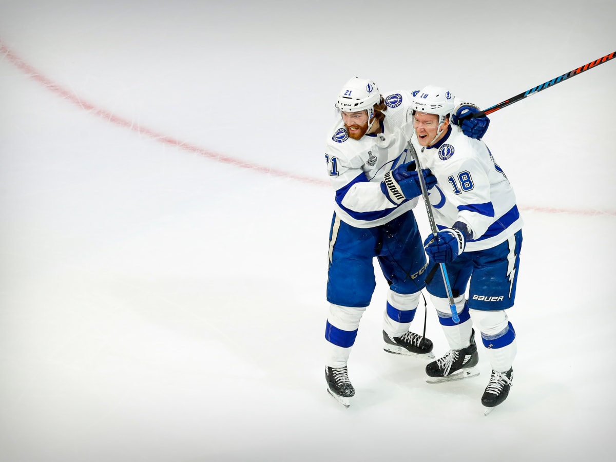 Tampa Bay Lightning F Brayden Point Scores First-Ever NHL Goal (Video)