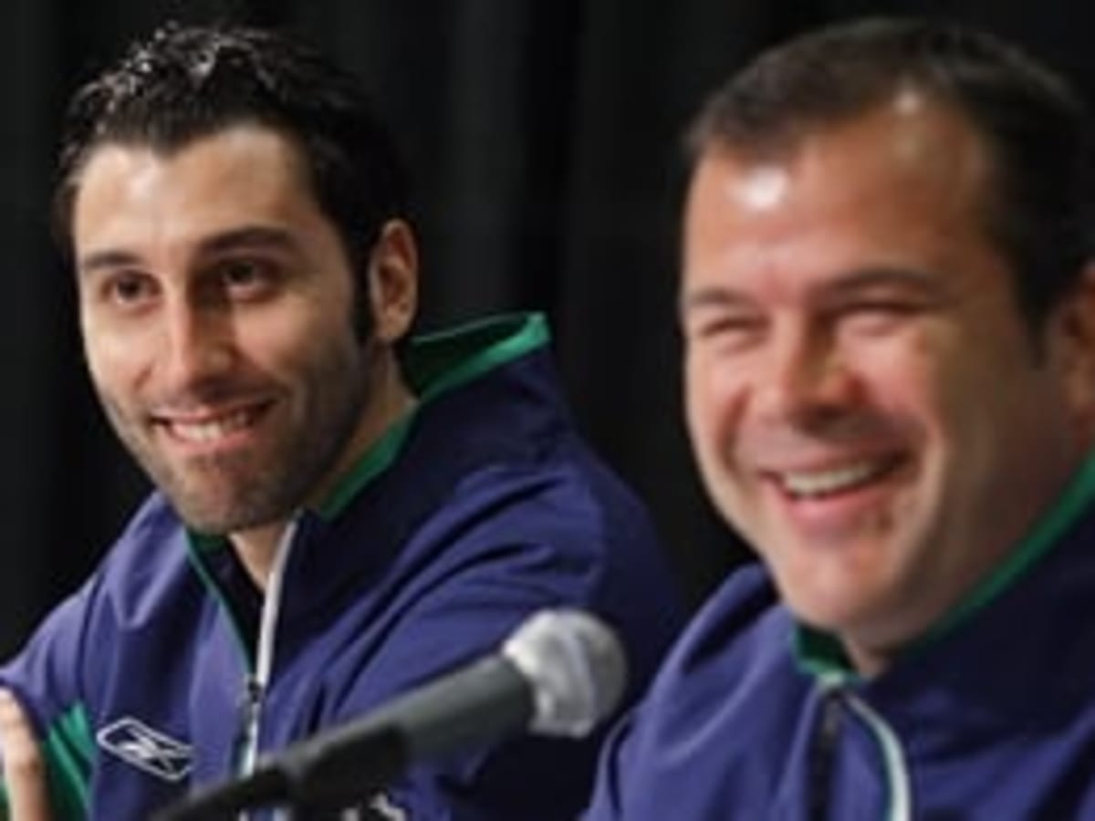 Canucks' Should Absolutely Retire Roberto Luongo's Jersey