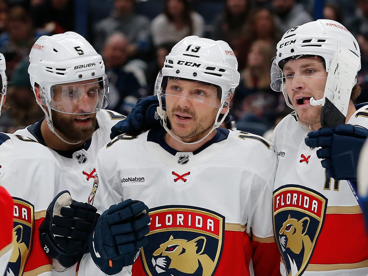 Florida Panthers' Alex Lyon Deserves a Roster Spot Next Season