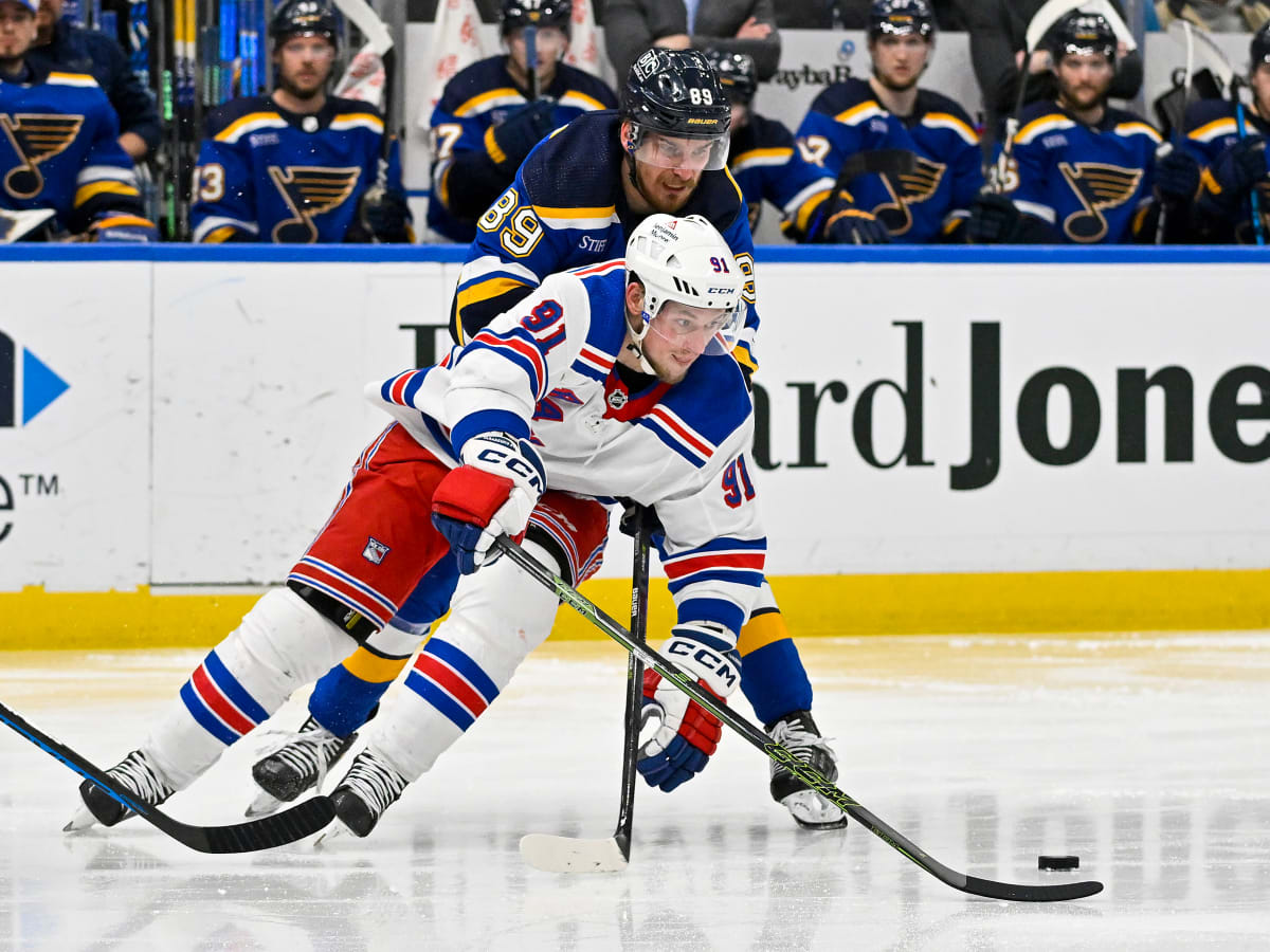 St. Louis Blues - ‪Six-day-old baby Tarasenko is living