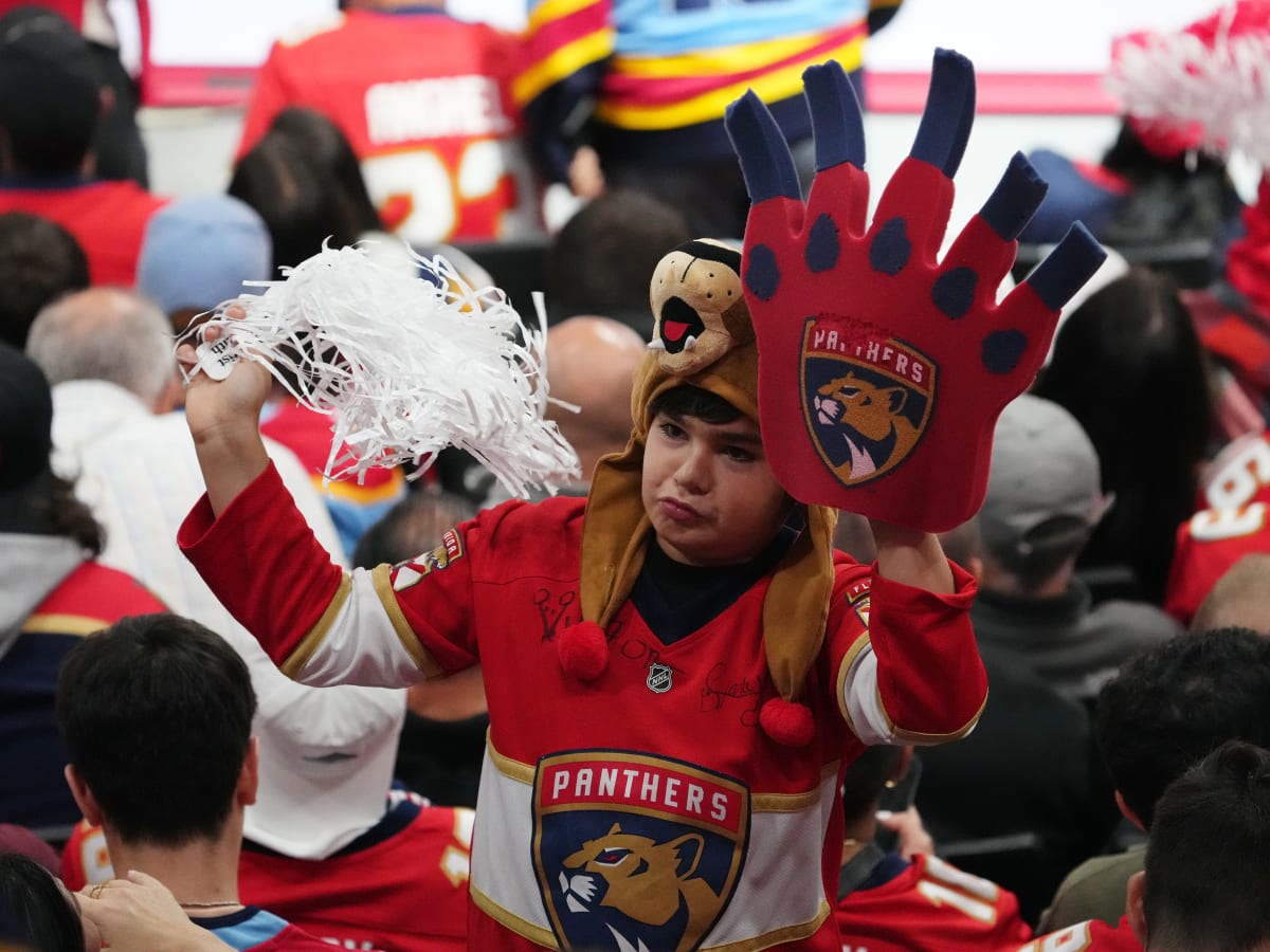 Panthers fans belting out 'All the Small Things' during ECF has furrowed  some brows - The Hockey News Florida Panthers News, Analysis and More
