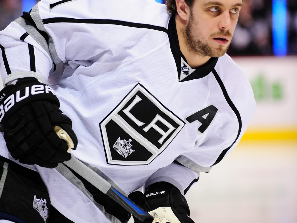 LA Kings - #HockeyFightsCancer 💜 Bid now on these