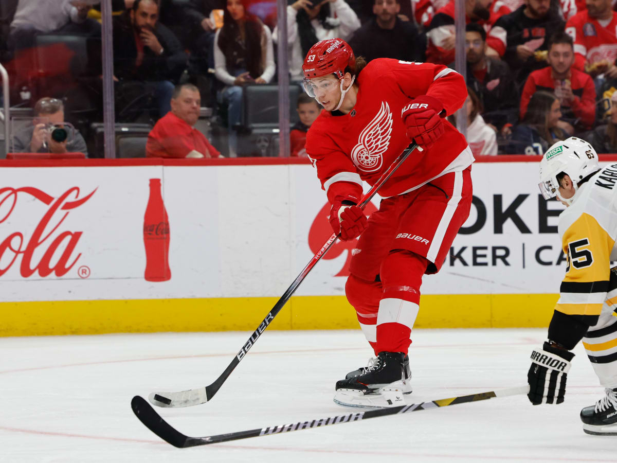 Shayne Gostisbehere out to prove something with Detroit Red Wings