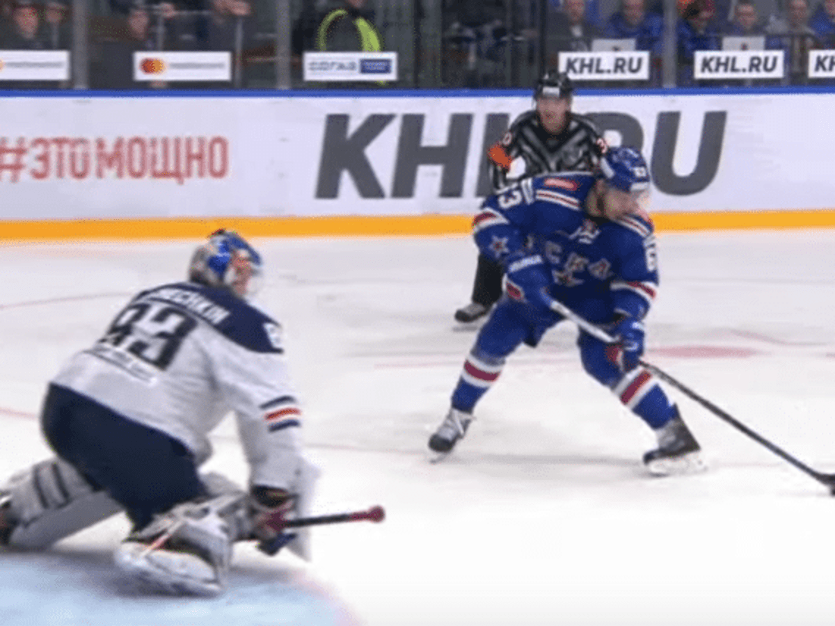 Watch incredible pass lead to Datsyuk-style goal in KHL action