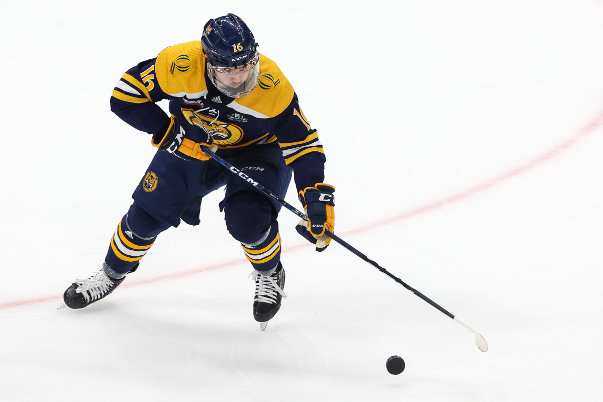 Quinnipiac’s Jacob Quillan signs with the Toronto Maple Leafs