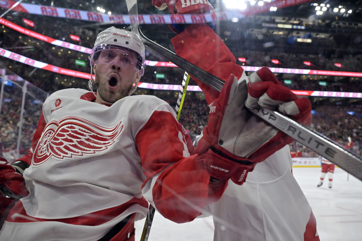 Steve Yzerman’s Budget Signing Success with Daniel Sprong in Free Agency