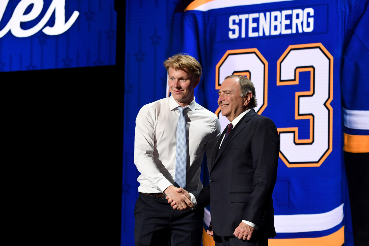 Stenberg latest 2023 first-round pick to sign entry level contract
