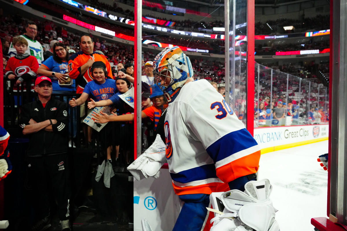 Islanders Ilya Sorokin Rebounds After Tough Season with Support from Teammates