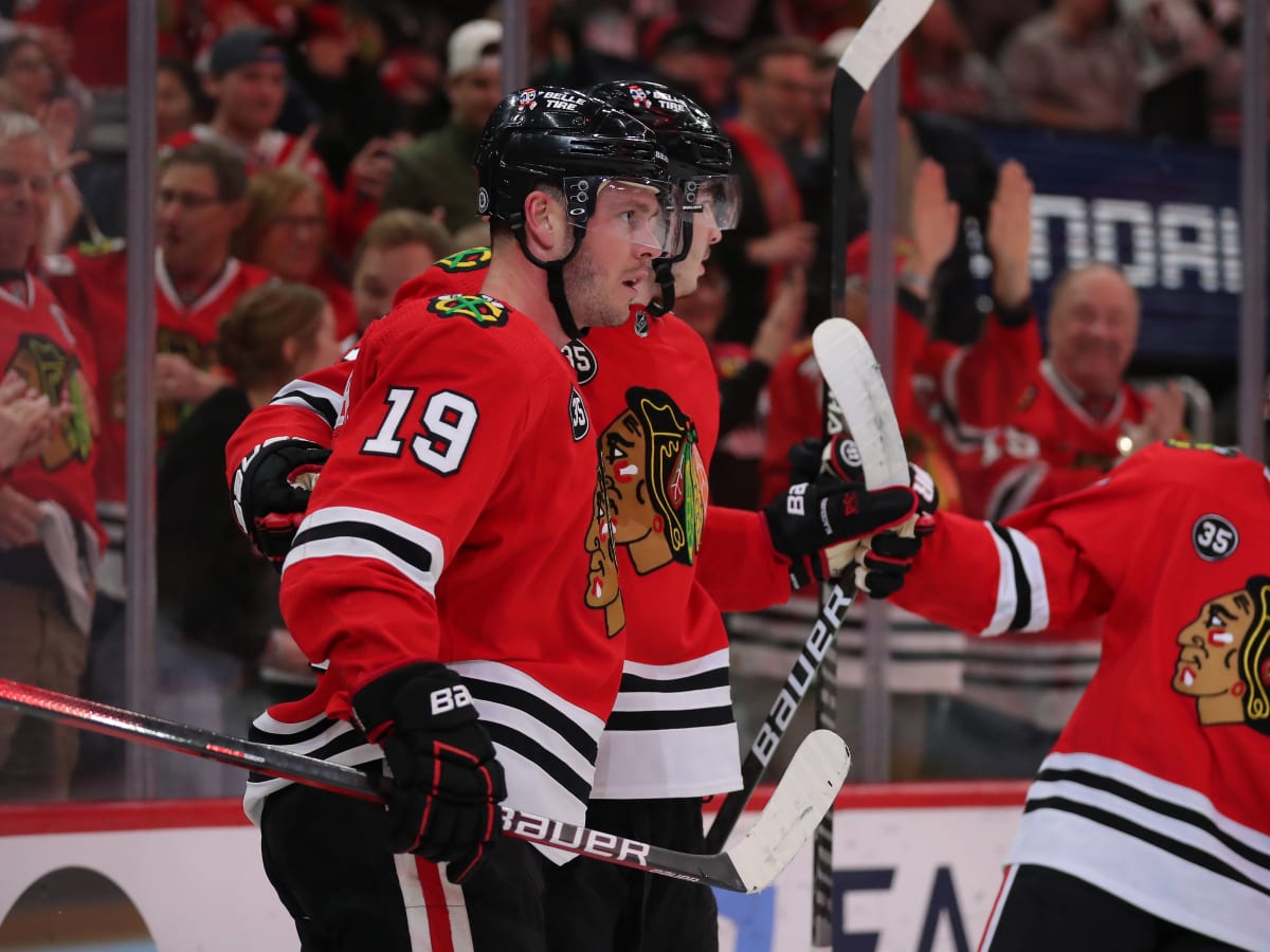NHL Best Bets Today: Jonathan Toews Has Good Value (Apr. 25)