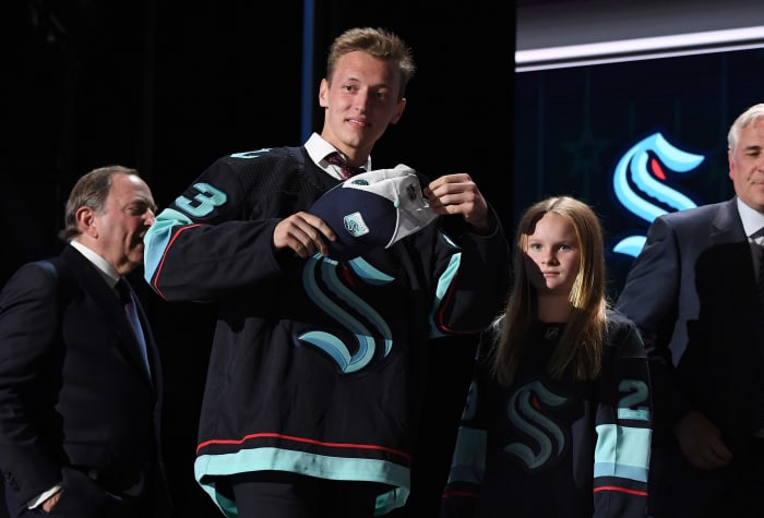 Kraken 1st Round Pick: LW Eduard Šalé - The Hockey News Seattle Kraken ...