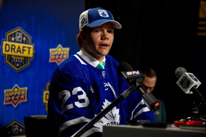 Toronto Maple Leafs Prospect Easton Cowan Officially Has CHL's Longest ...