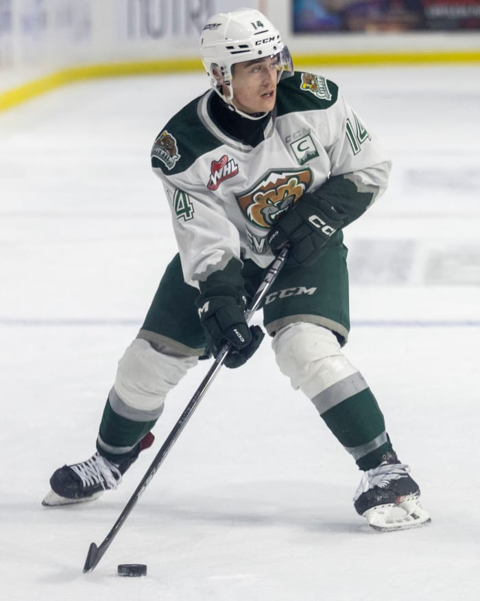 Everett Silvertips' Austin Roest Signs With The Nashville Predators ...