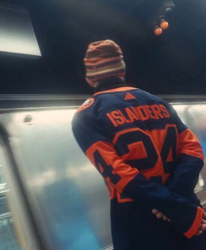 Islanders Unveil 2024 Stadium Series Sweater The Hockey News New York   Img 1639 