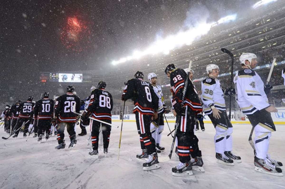 Blackhawks jersey outdoor store game