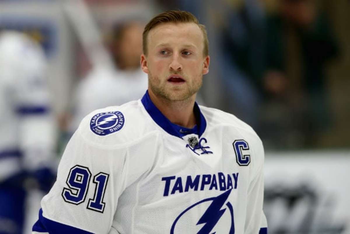 Tampa Bay Lightning C Steven Stamkos to have his number retired by