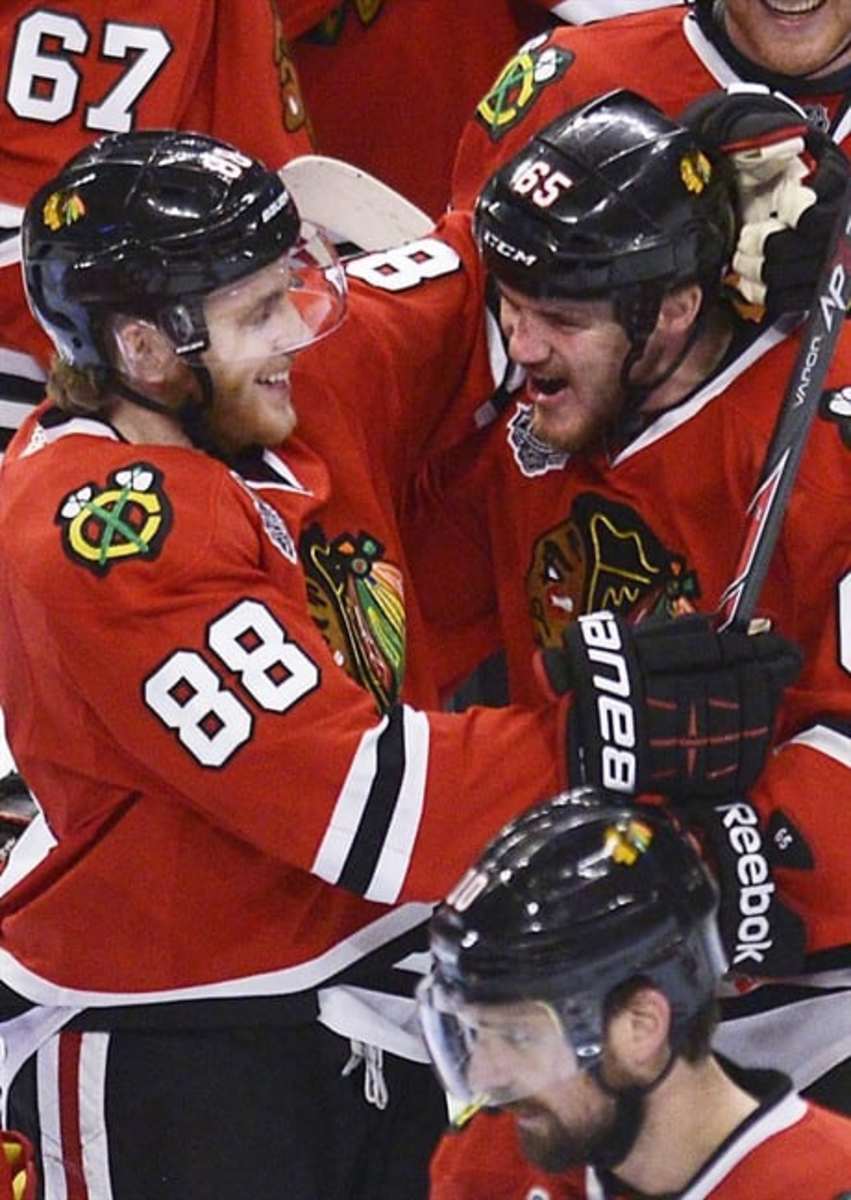 Stanley Cup Opener A Thriller As Blackhawks Outlast Bruins 4-3 In ...