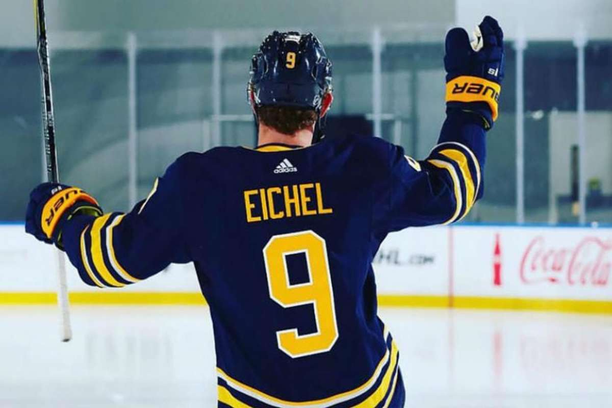 Eichel switches to No. 9, but he’s not first young star to make early chang...