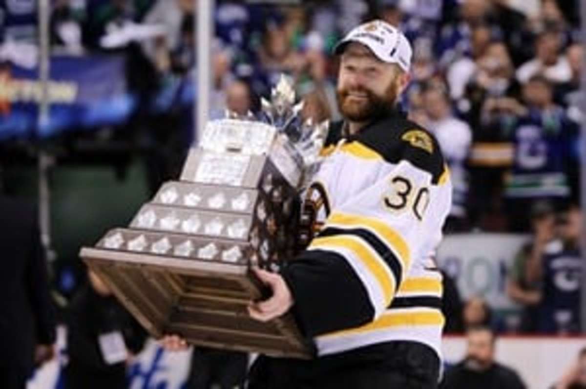 Bruins goaltender handed Conn Smythe Trophy after winning Stanley Cup