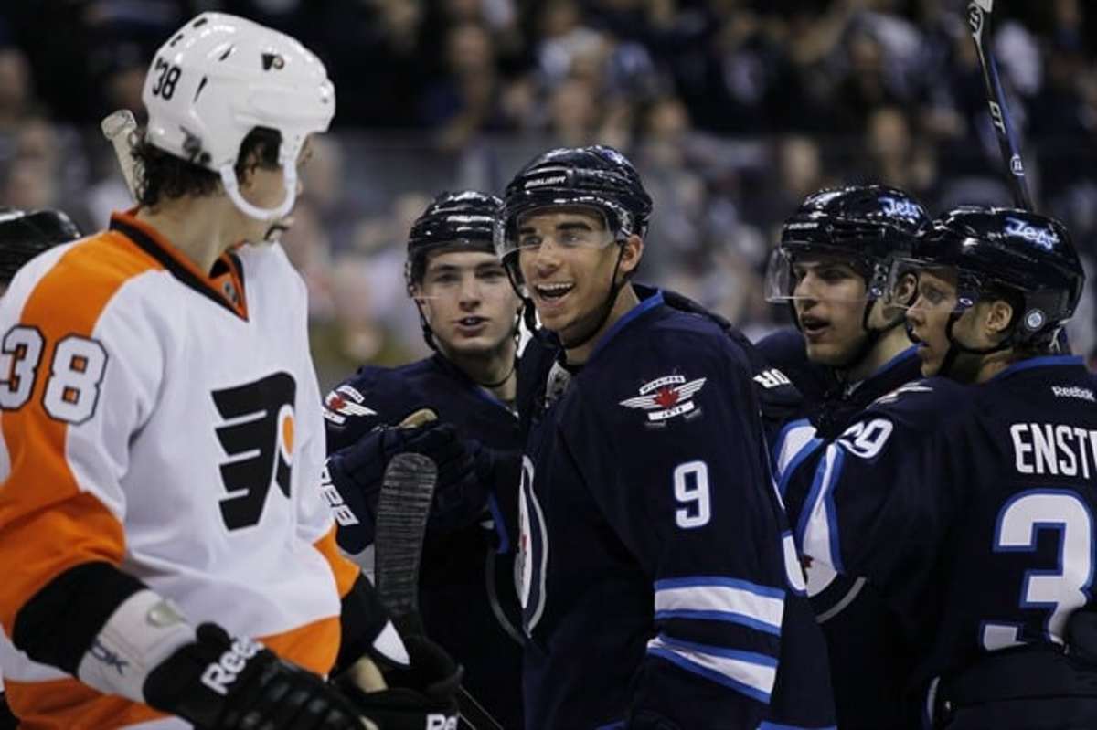 Winnipeg Jets Score Four Goals In Second Period To Beat Flyers 4-1 ...