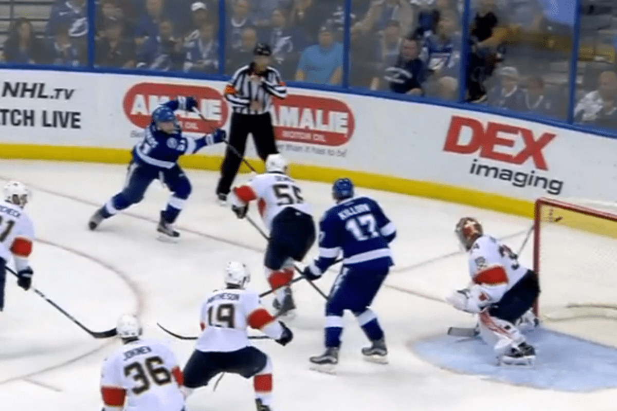 Watch Stamkos Net Tying Goal From Near Impossible Angle In Dying   Steven Stamkos 