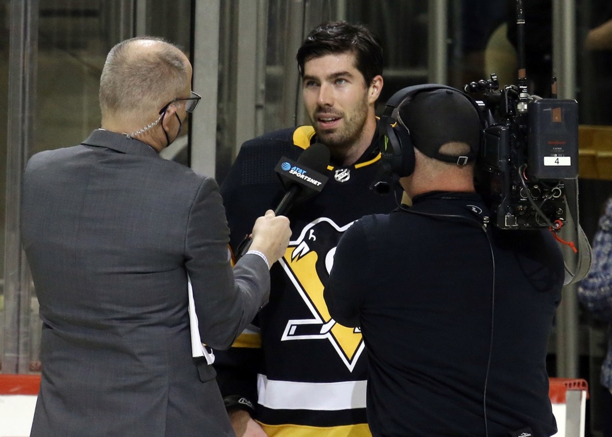 Pittsburgh Penguins Goalie Louis Domingue Wishes Moms A Happy Mother's ...