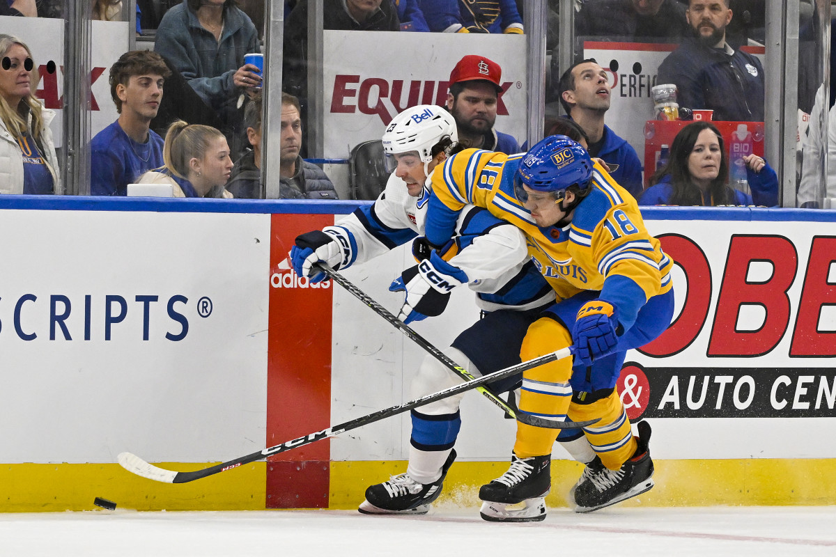 Robert Thomas Re-Signs With St. Louis Blues - Last Word On Hockey