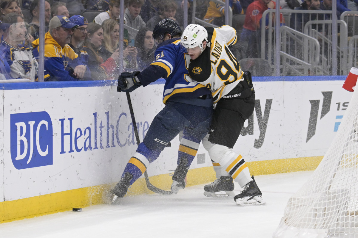 Bruins earn 60th win in shootout over Blues