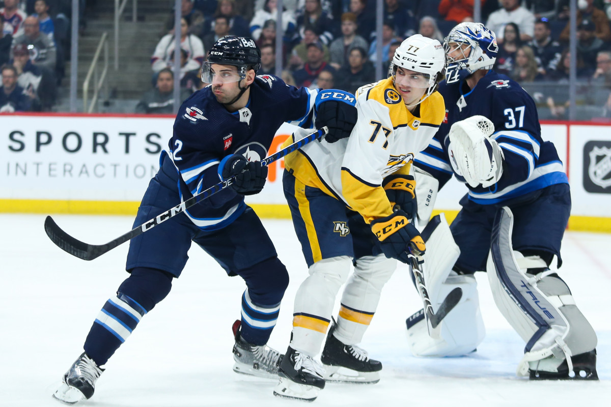 Rinne, Predators shut out Jets to spoil home opener in Winnipeg