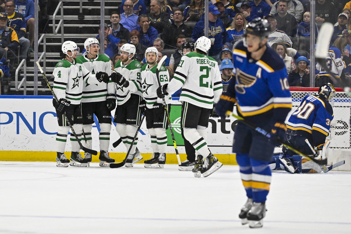 Blues close out their home schedule in familiar fashion with 5-2