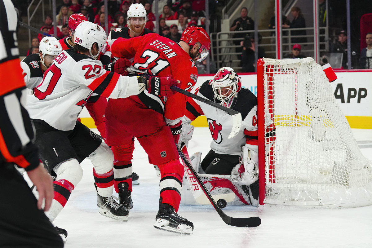 Hurricanes top Devils 5-1 in Game 1 of 2nd round – KGET 17