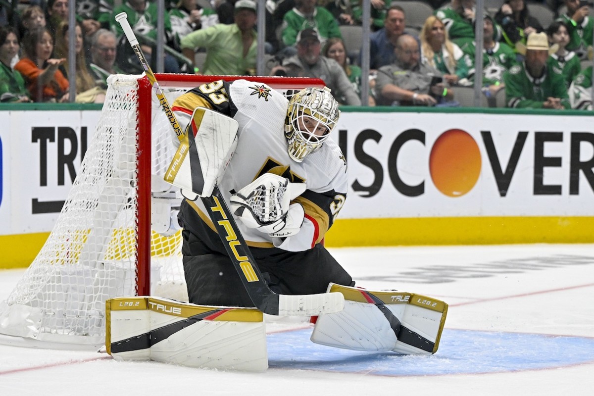 Pens goalie shows the Steelers some love