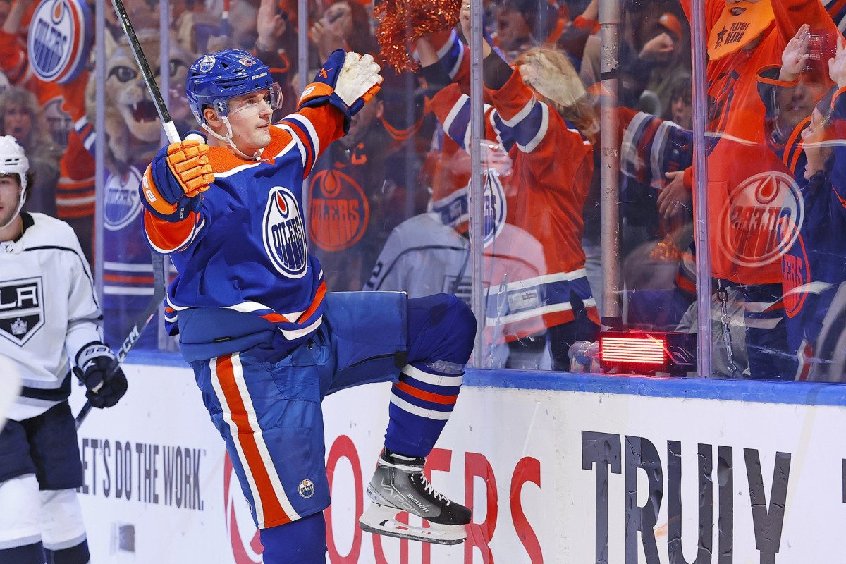 Edmonton Oilers re-sign forward Kailer Yamamoto to one-year contract