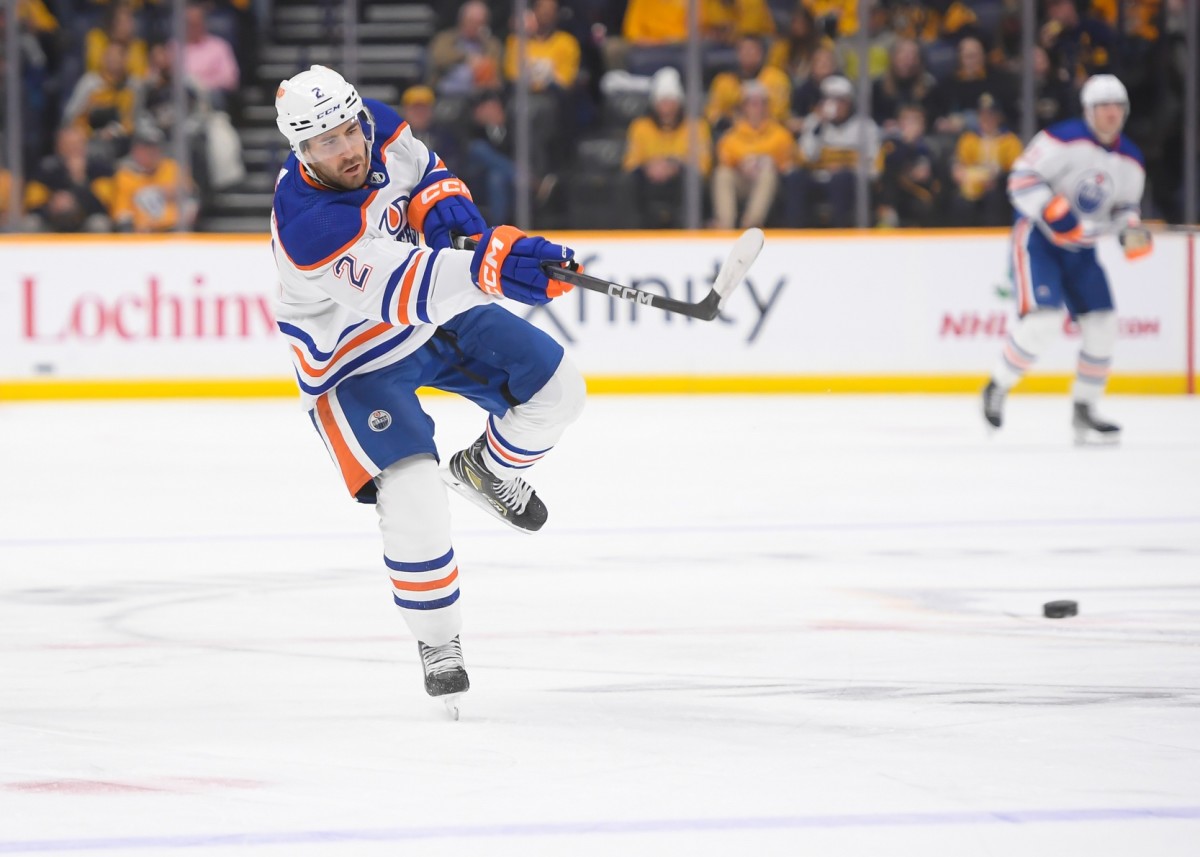 Shore gives up jersey number for new Oilers teammate Ekholm