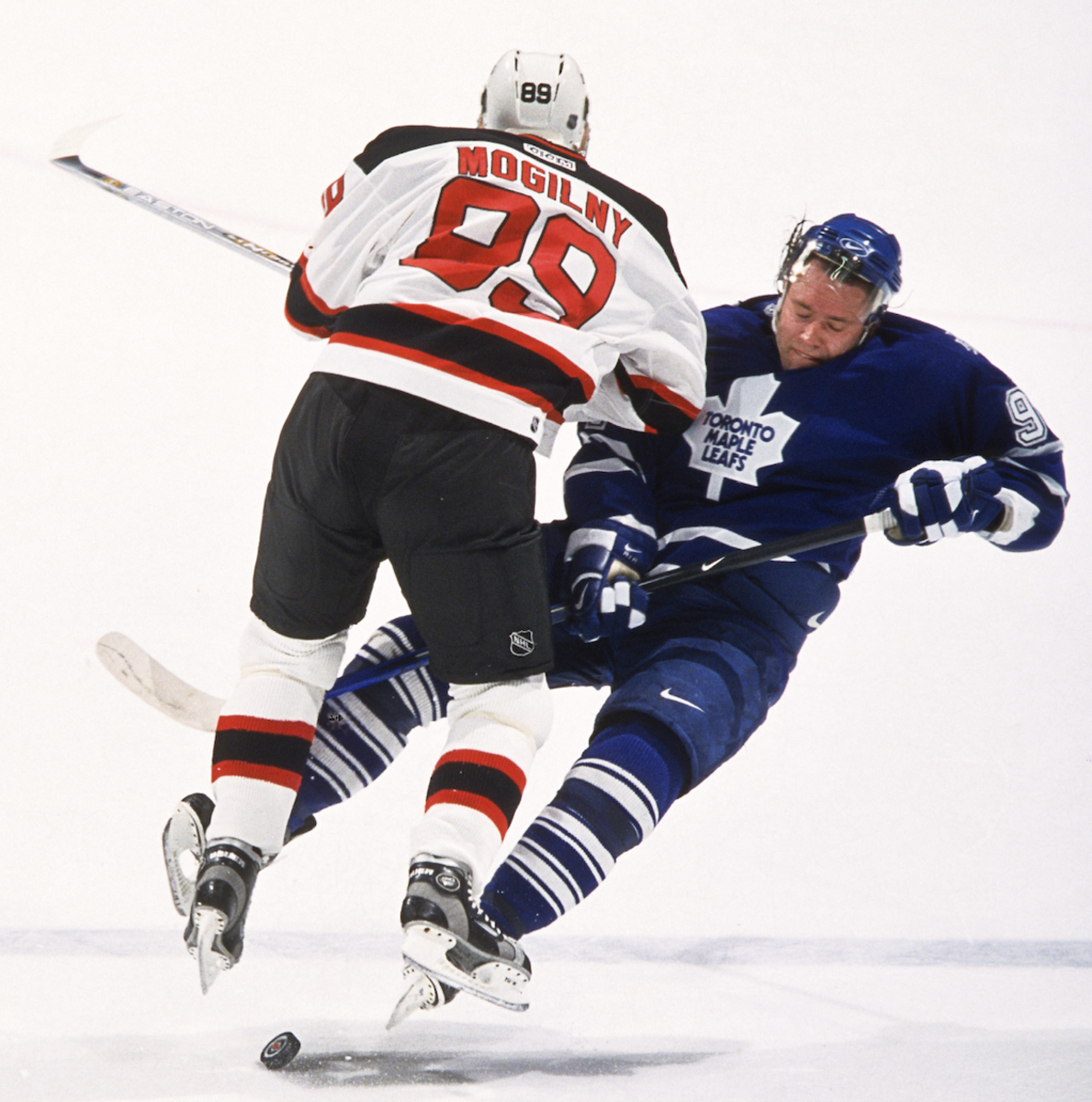 NHL Alexander Mogilny played for Buffalo Sabres, Vancouver Canucks
