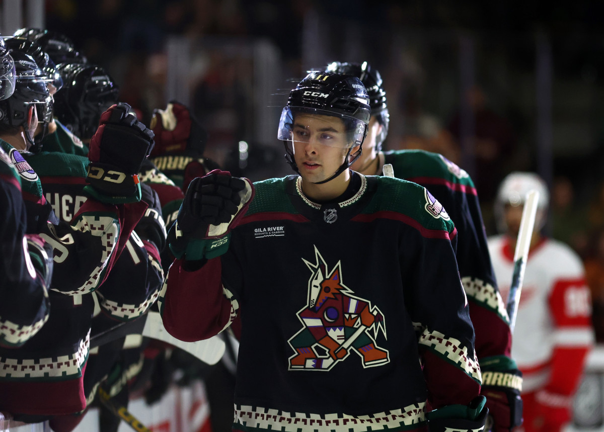 Neutral Zone: On the Coyotes' Dylan Guenther plan, too many men and this  insane schedule - PHNX