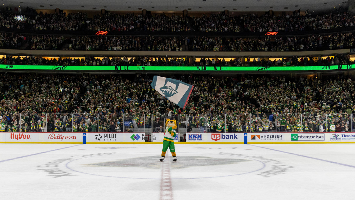 Xcel Energy Center welcomes Wild fans to the 2022 home opener
