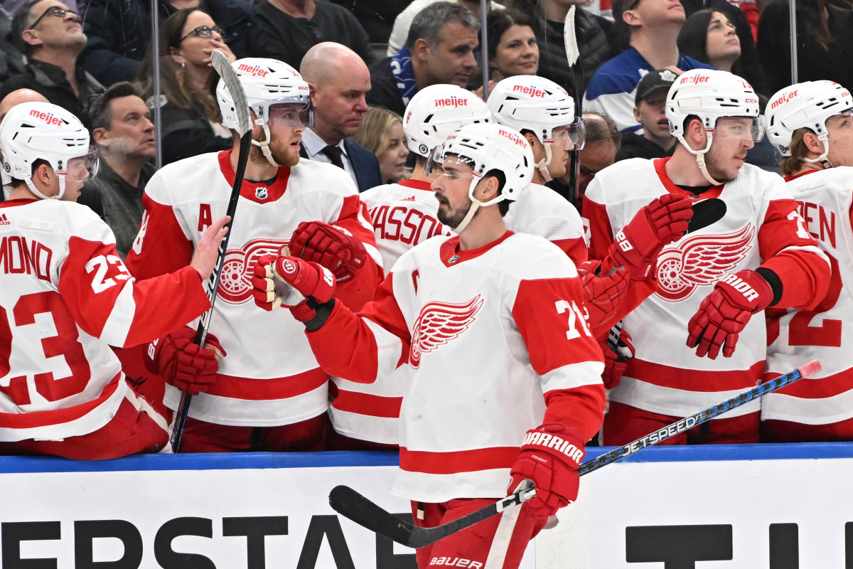 Maple Leafs-Red Wings game at a glance