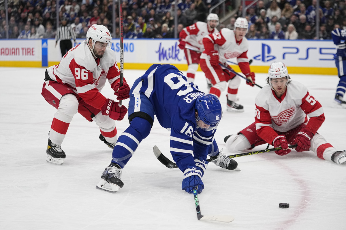 Toronto Maple Leafs 10, Detroit Red Wings 7: Best photos