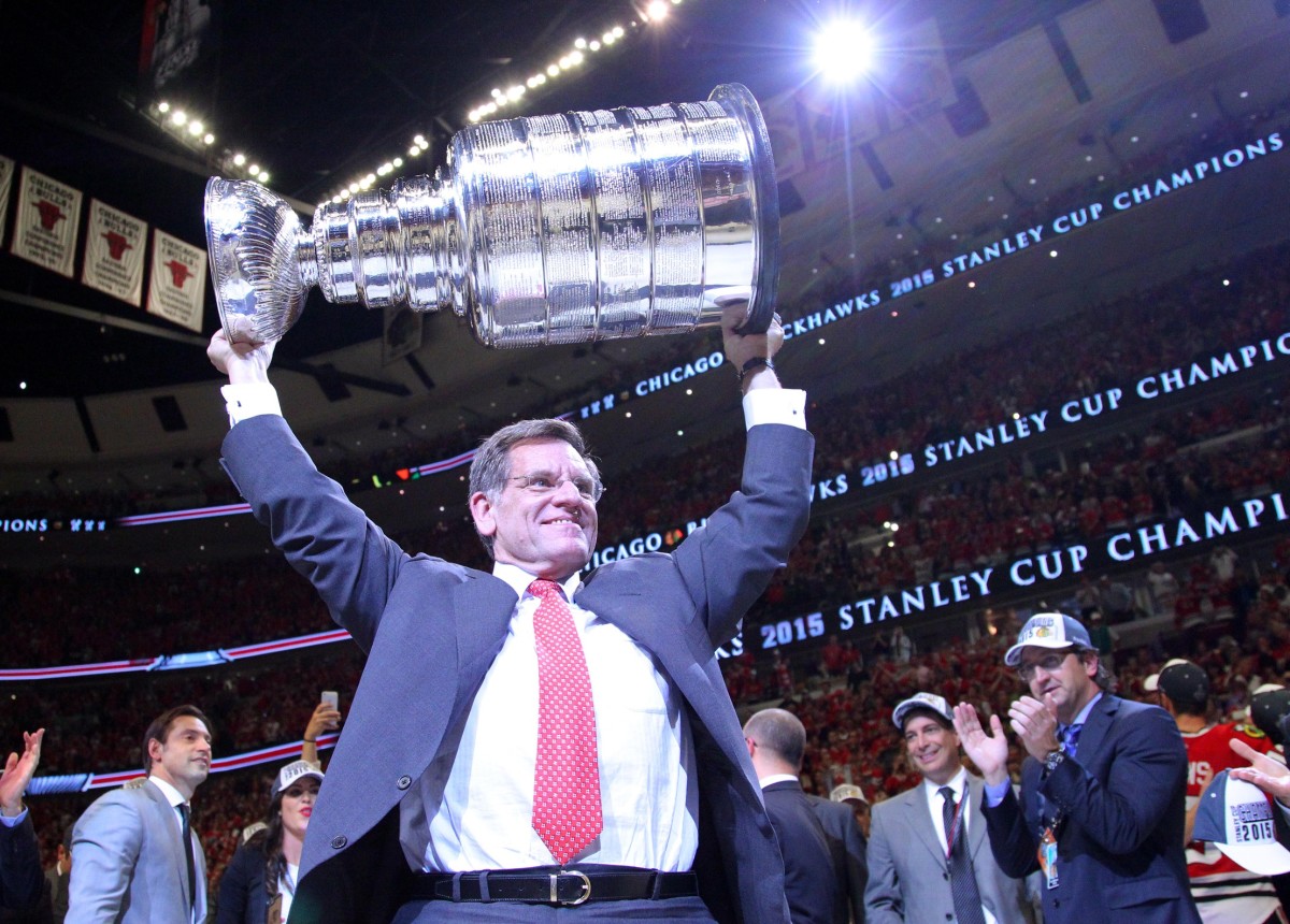 Amazing Photo Shows A Bruins Fan Celebrating With Children Of The Stanley  Cup-Winning Blackhawks