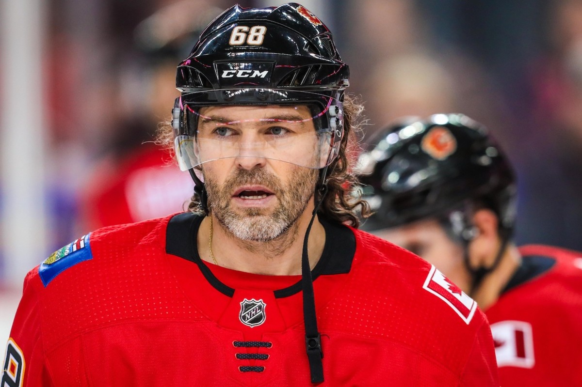Jaromir Jagr is reportedly contemplating retiring from hockey - Daily  Faceoff