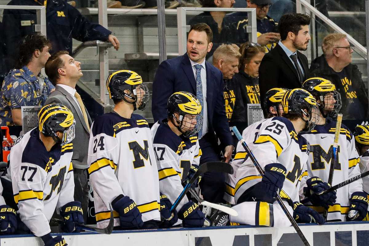 Men's College Hockey Rankings Michigan Plumits from No. 11 to No. 15