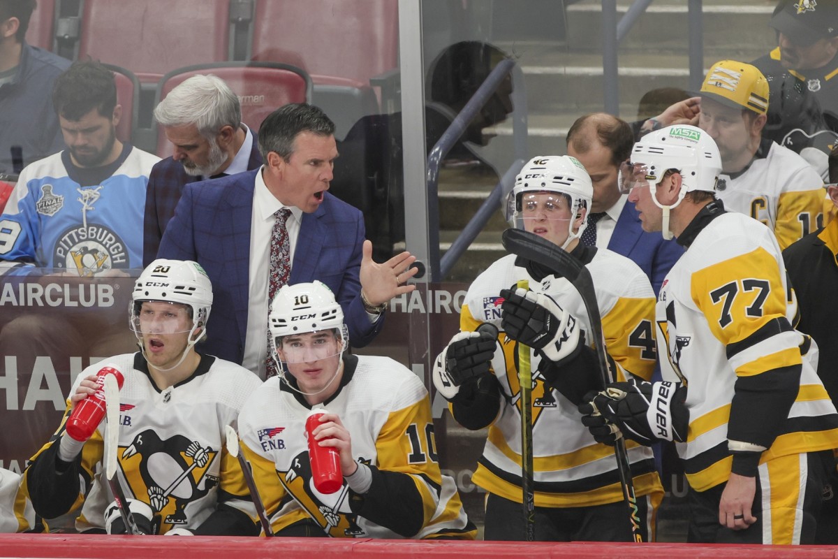 Rumor Pittsburgh Penguins Turning On Mike Sullivan The Hockey News