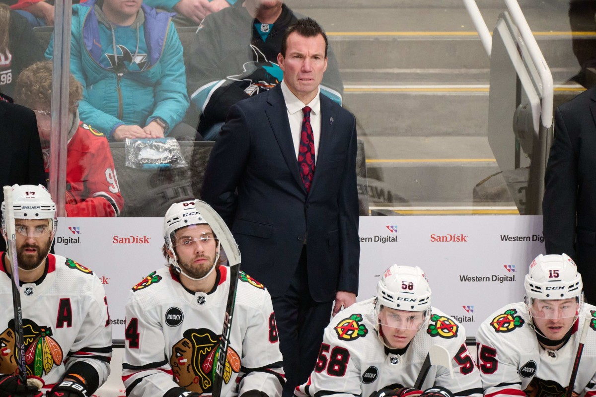 Blackhawks Coach Luke Richardson "Drops Gloves" Verbally After Lousy ...