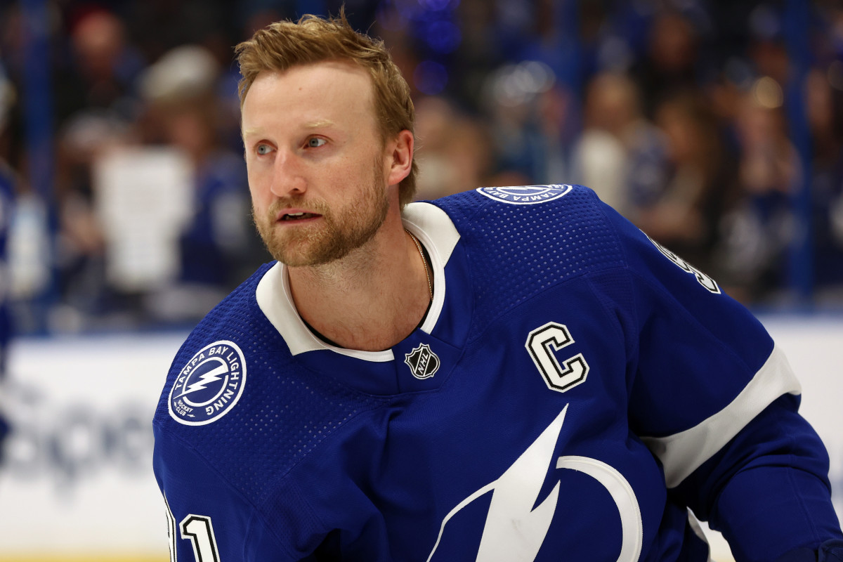 Tampa Bay Lightning center Steven Stamkos (91)