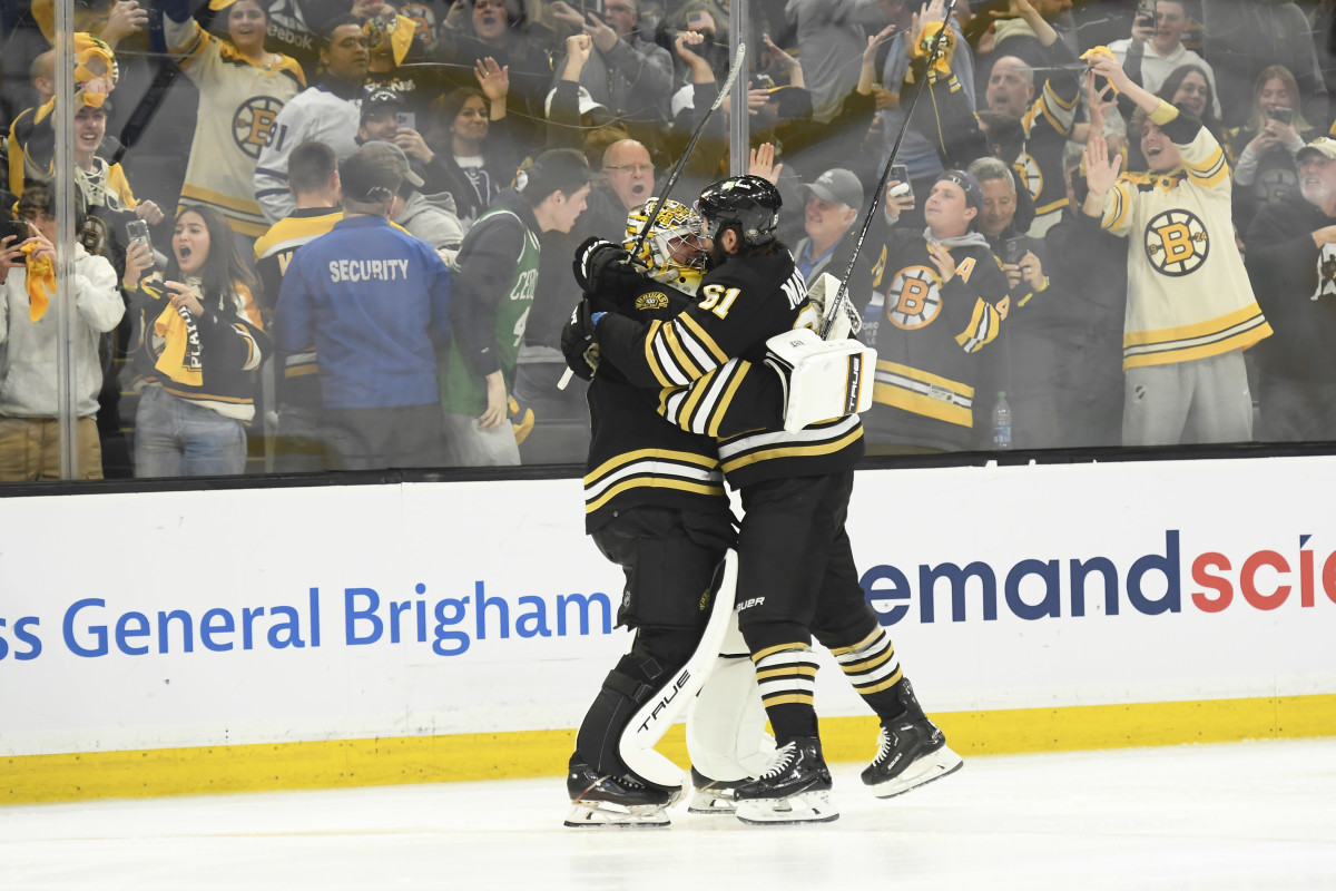 Bruins' Jeremy Swayman Hits Tim Thomas Territory - Boston Bruins News,  Analysis and More