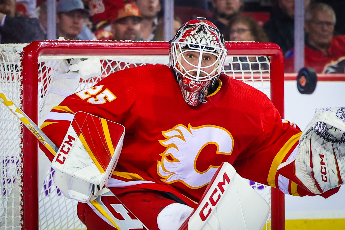 Nov 5, 2022; Calgary, Alberta, CAN; Calgary Flames goaltender Jacob Markstrom (25) guards his net against the New Jersey Devils during the first period at Scotiabank Saddledome. Mandatory Credit- Sergei Belski-USA TODAY Sports