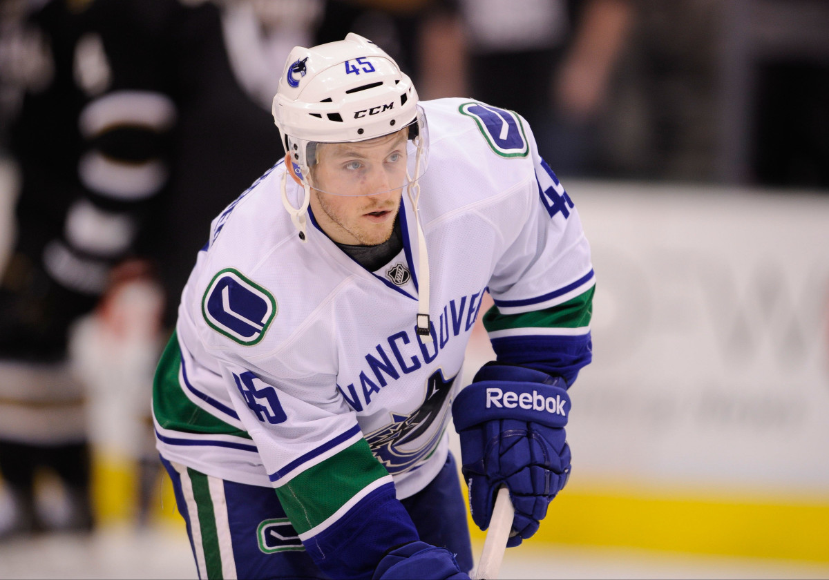 Former Canucks Around The World: Jordan Schroeder - The Hockey News ...